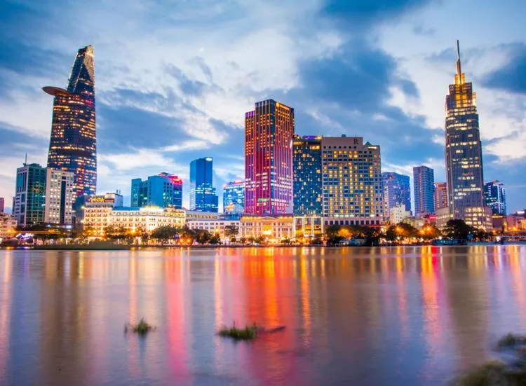 8 Days to Ho Chi Minh and Ha Noi by Harry test w8fwnv