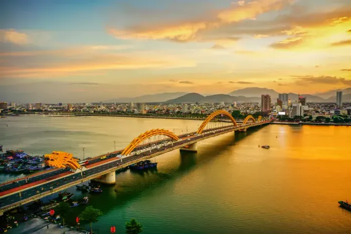 https://api-staging.holicay.com/uploads/medium_danang1_5ad8c5ea6b.webp