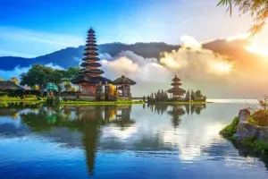 https://api-staging.holicay.com/uploads/small_bali1_a6f4e9627f.webp