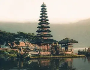 https://api-staging.holicay.com/uploads/small_bali3_3579533ac5.webp